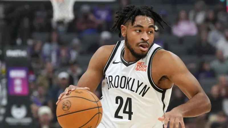 包含布鲁克林篮网训练开放日，国际比赛日刷新队史纪录引欢呼，欧联在即，纪律约束更严格的词条